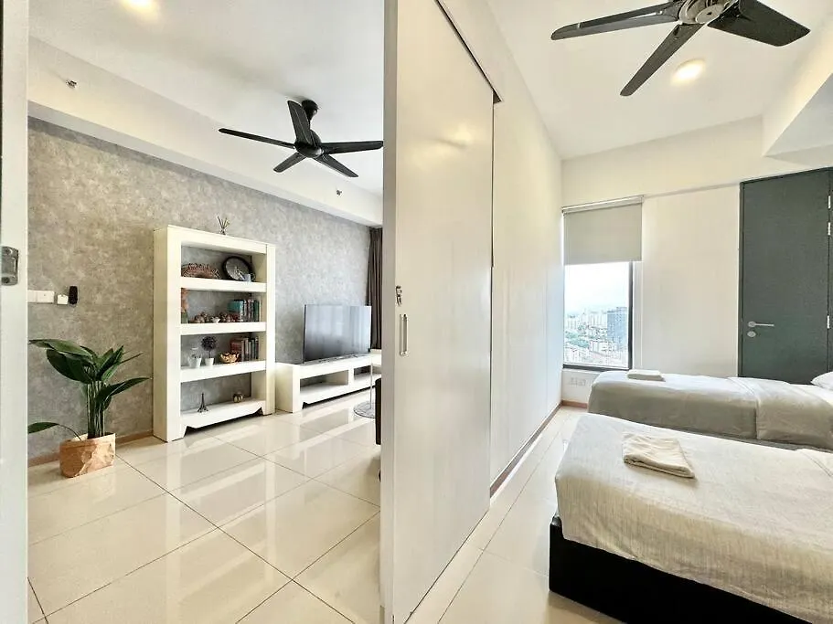 Tropicana 218 Macalister - 3Min Drive To Georgetown 20Min From Airport Homely 2Br 2Bathrooms Suites جورج تاون شقة
