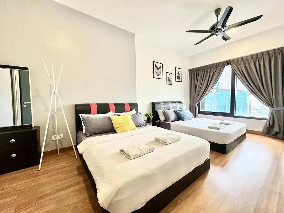 Tropicana 218 Macalister - 3Min Drive To Georgetown 20Min From Airport Homely 2Br 2Bathrooms Suites جورج تاون